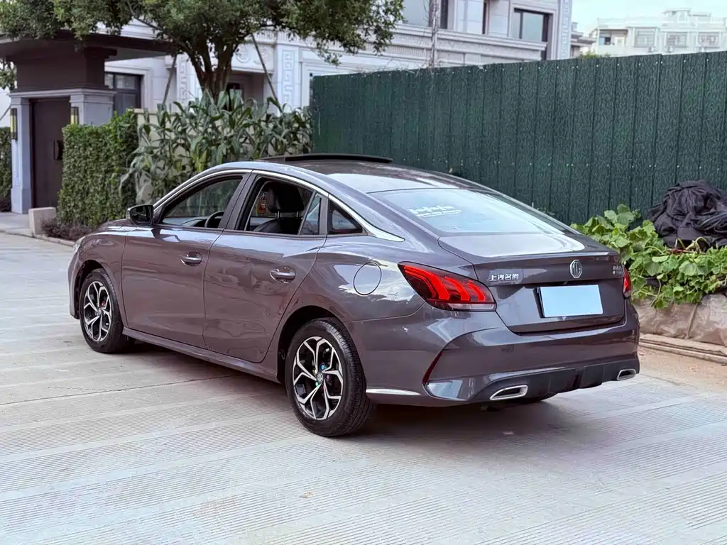 MG MG5 2021