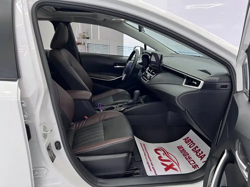 Toyota Corolla 2023 — фото 17