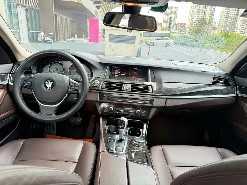 BMW 5 Series 2015 — фото 7