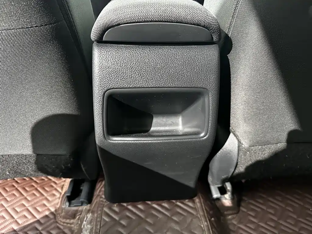 Toyota Corolla 2023 — фото 19