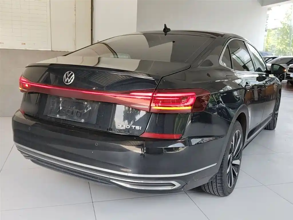 Volkswagen Passat 2022 — фото 7