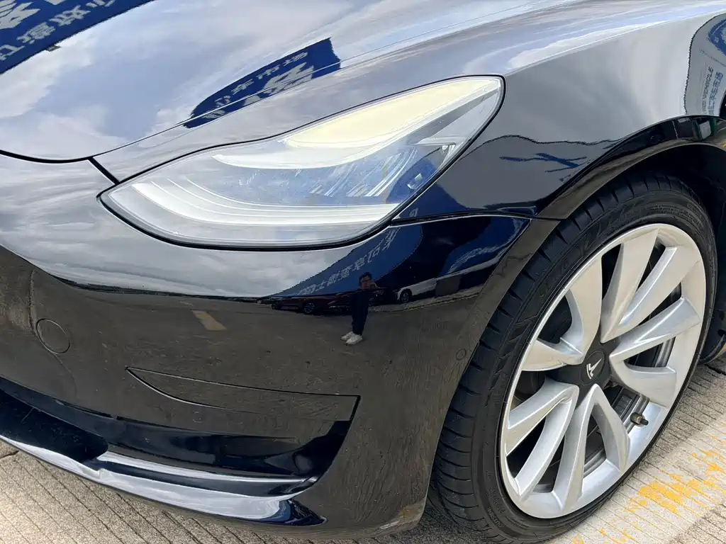 Tesla Model 3 2021 — фото 9
