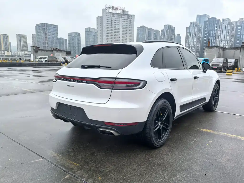 Porsche Macan 2018 — фото 12