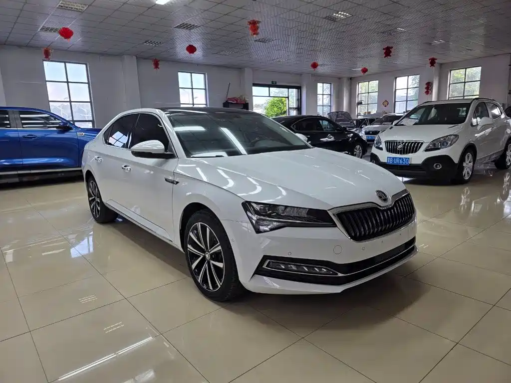 Skoda Superb 2023 — фото 3