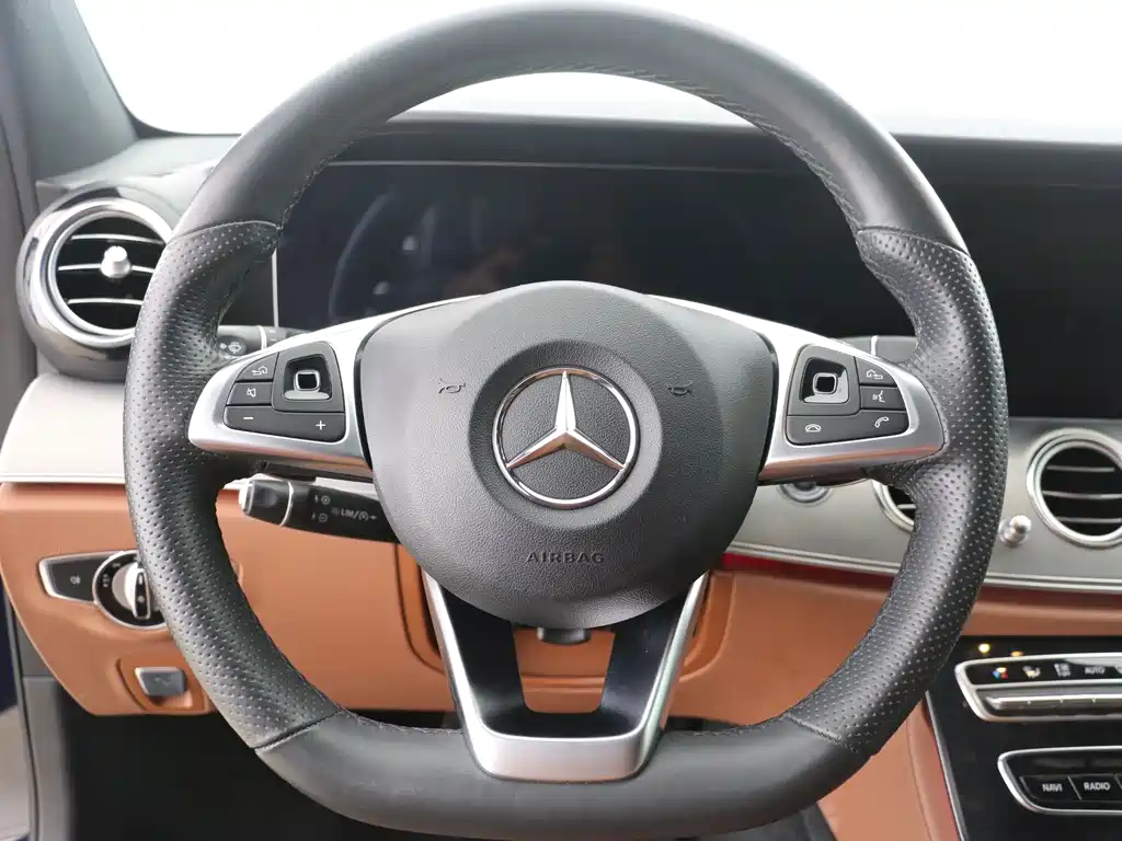 Mercedes-Benz E-Class 2017 — фото 12