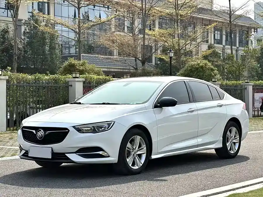 Buick Regal 2020 — фото 1