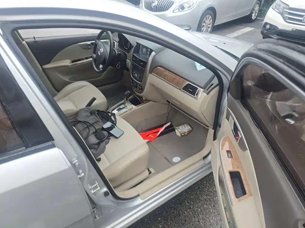 Buick Excelle 2015 — фото 11