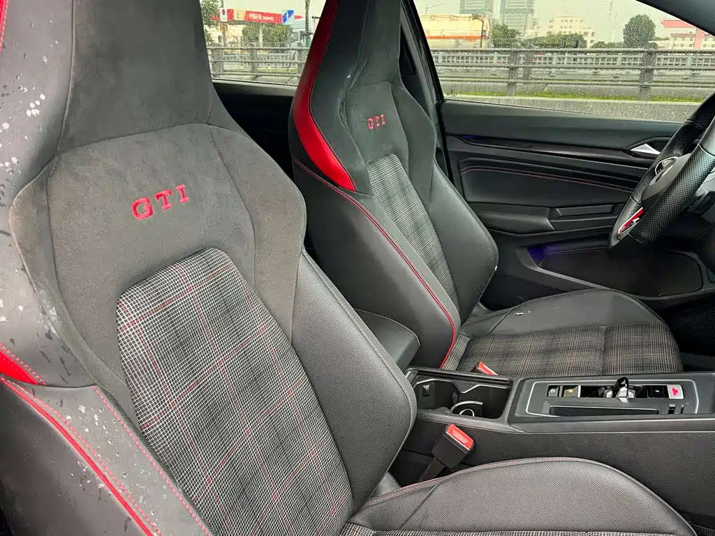 Volkswagen Golf GTI 2023