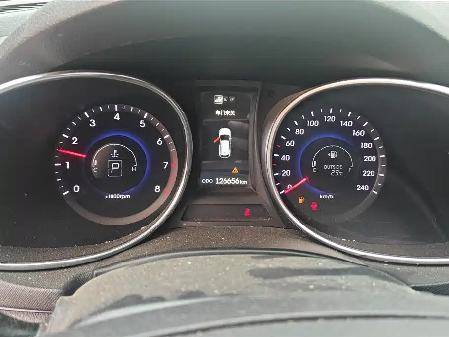 Hyundai Santa Fe 2015 — фото 14