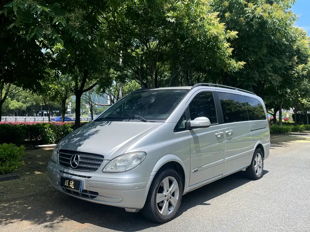 Mercedes-Benz Viano 2010