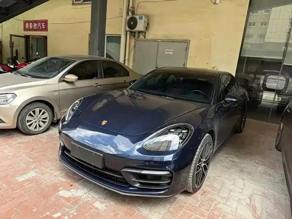 Porsche Panamera 2022
