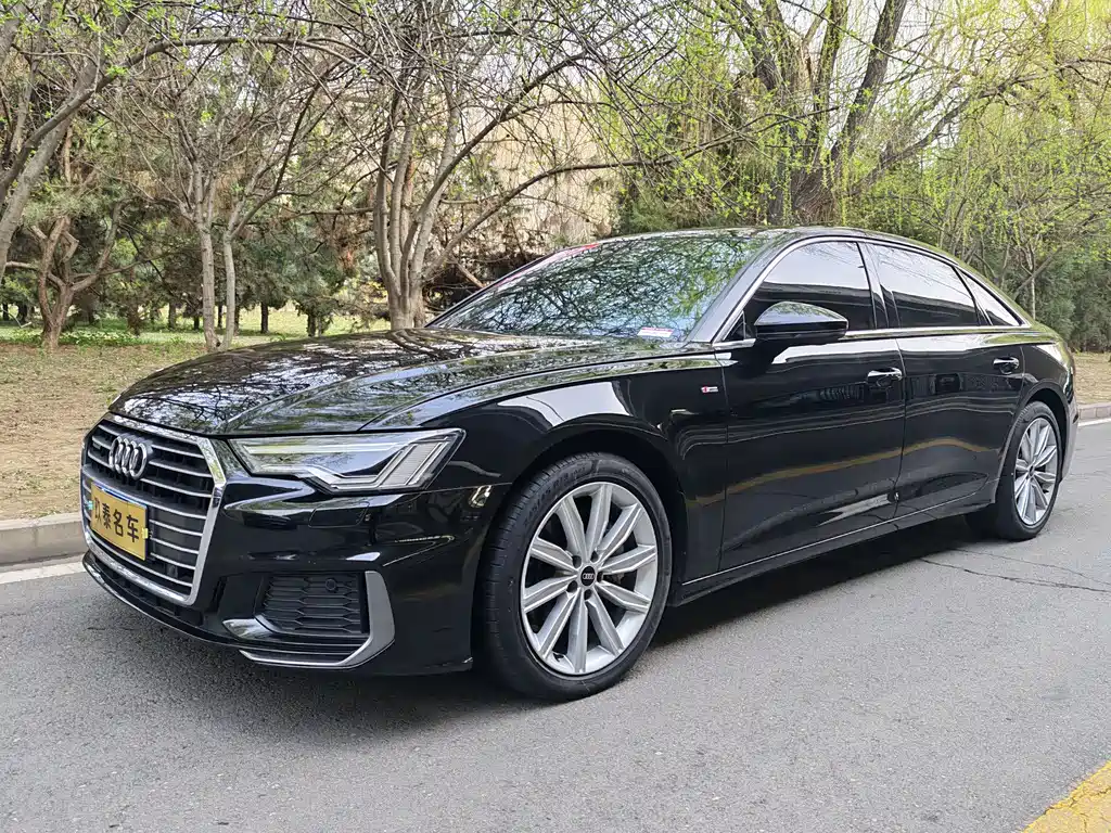 Audi A6L 2022 — фото 1