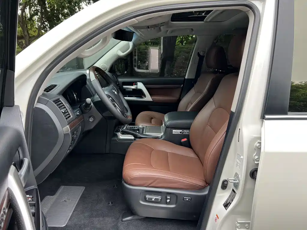 Toyota Land Cruiser 2019 — фото 6
