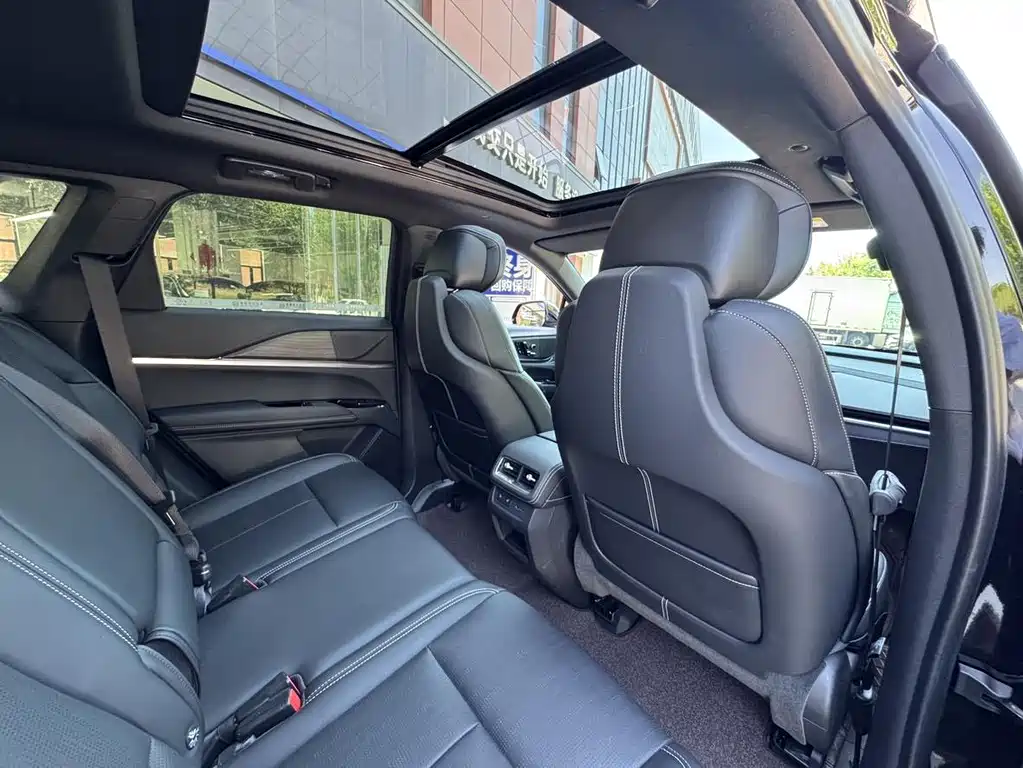 Cadillac XT5 2026 — фото 15