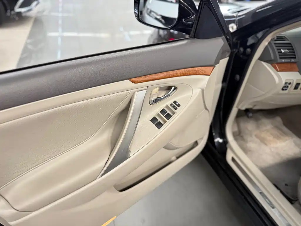 Toyota Camry 2010