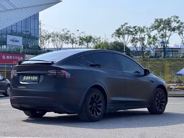 Tesla Model X 2020