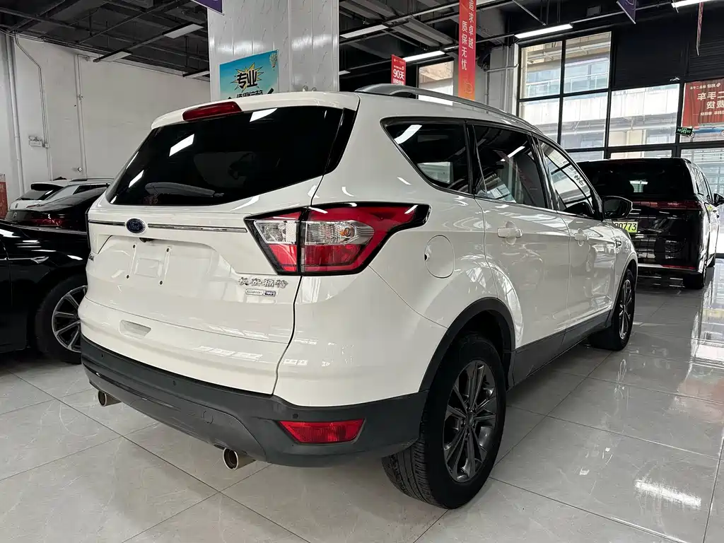Ford Kuga 2021 — фото 16