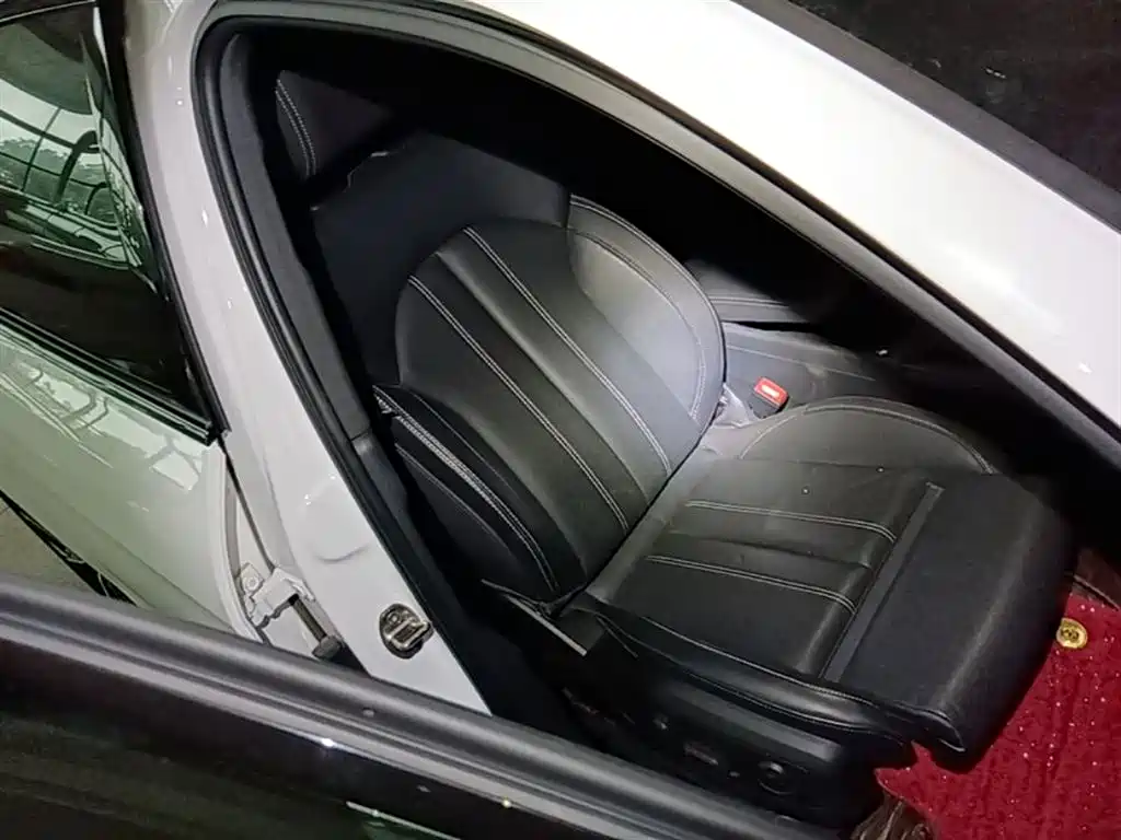 Audi A4L 2023 — фото 25