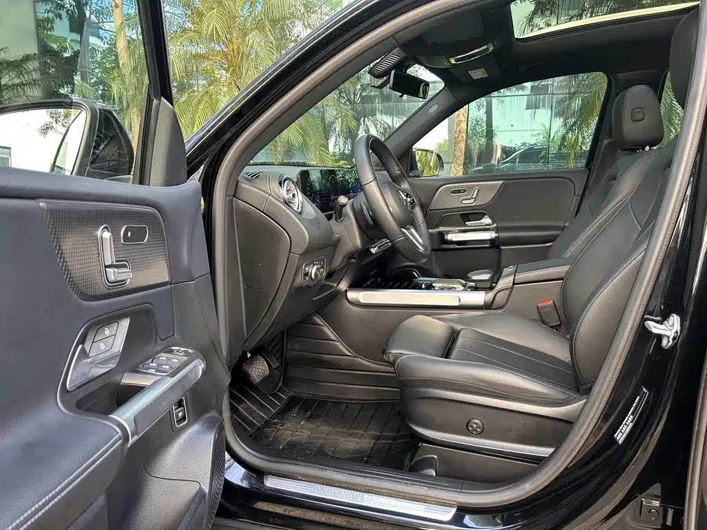 Mercedes-Benz GLB 2021