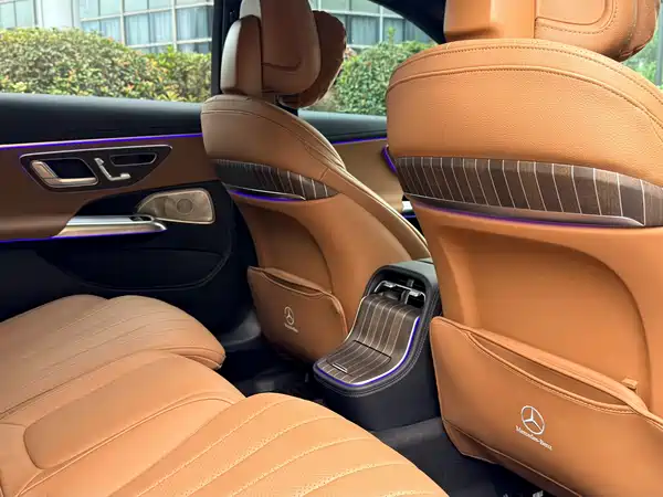 Mercedes-Benz E-Class 2024