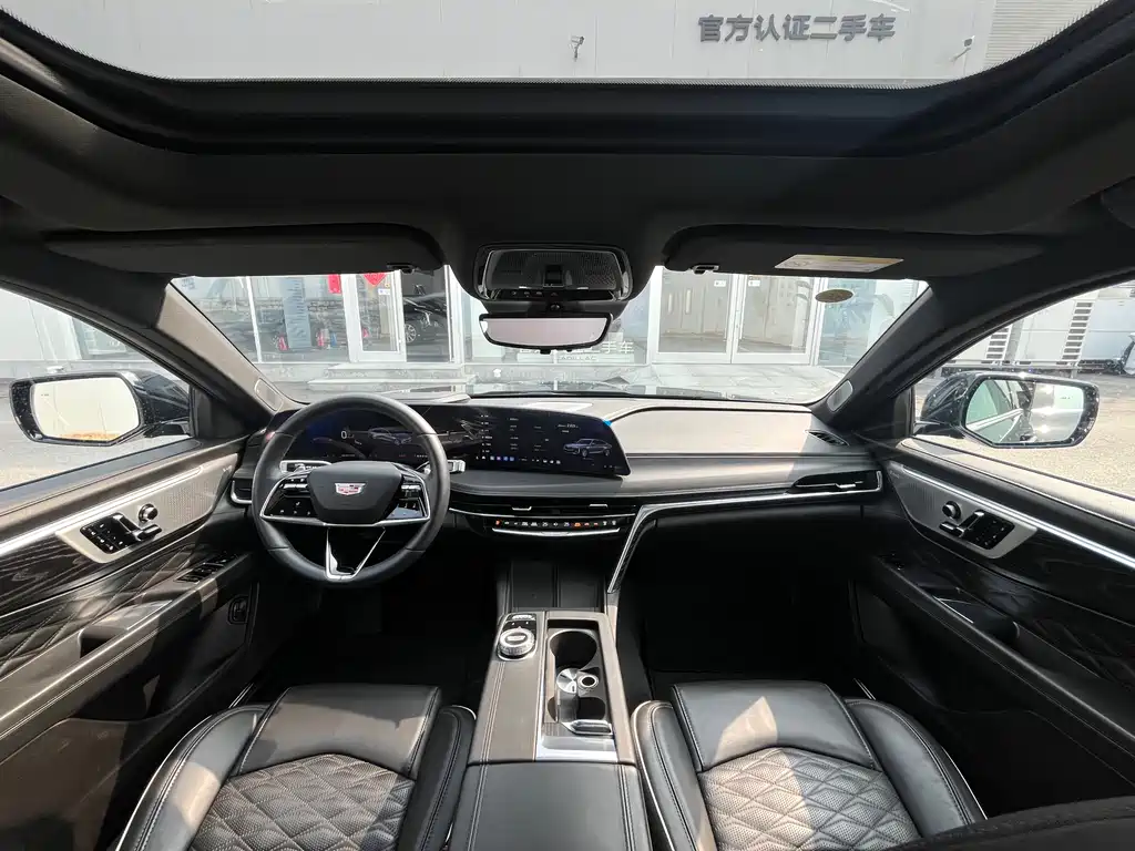 Cadillac CT6 2025 — фото 19