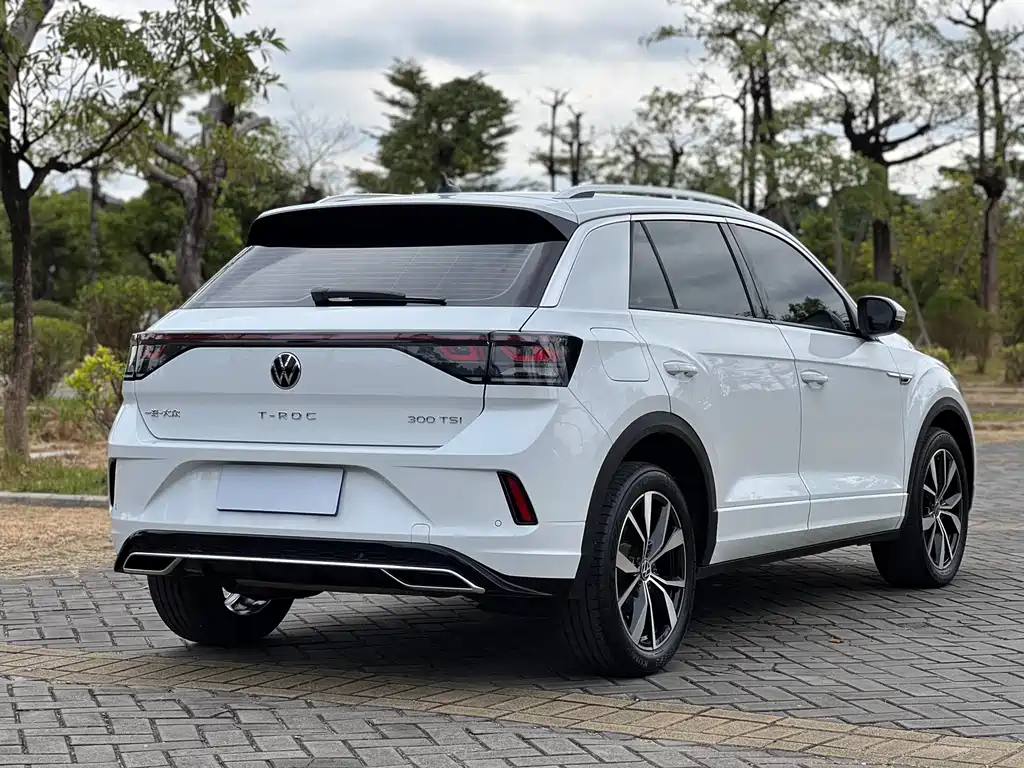 Volkswagen T-Roc 2023 — фото 9