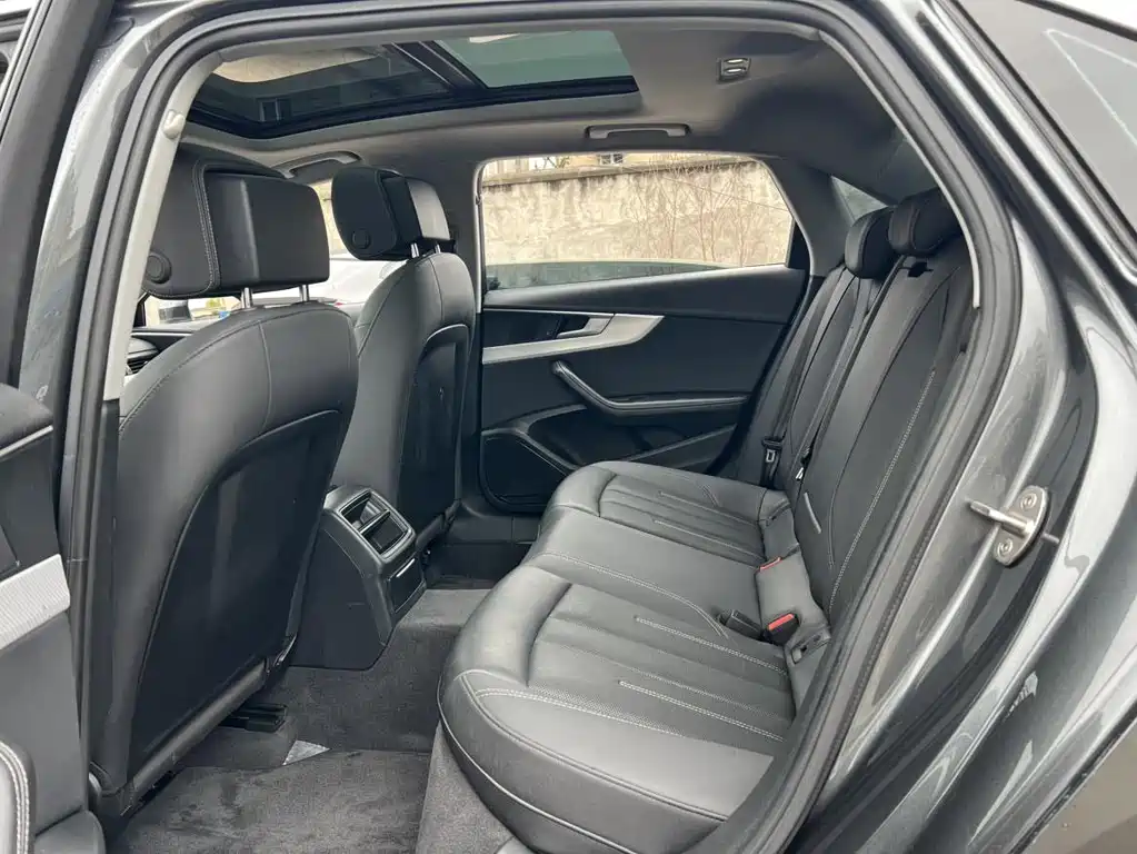 Audi A4L 2021