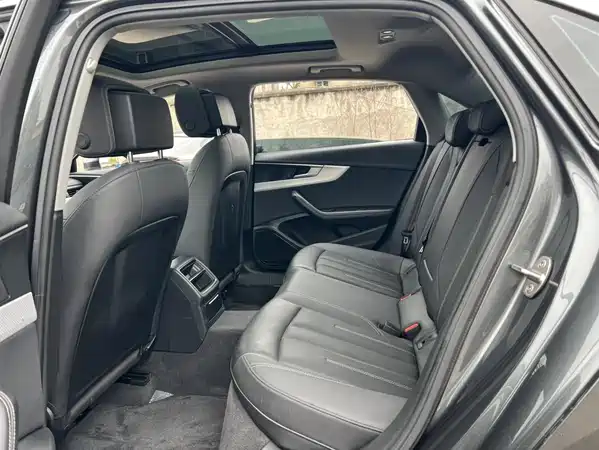 Audi A4L 2021