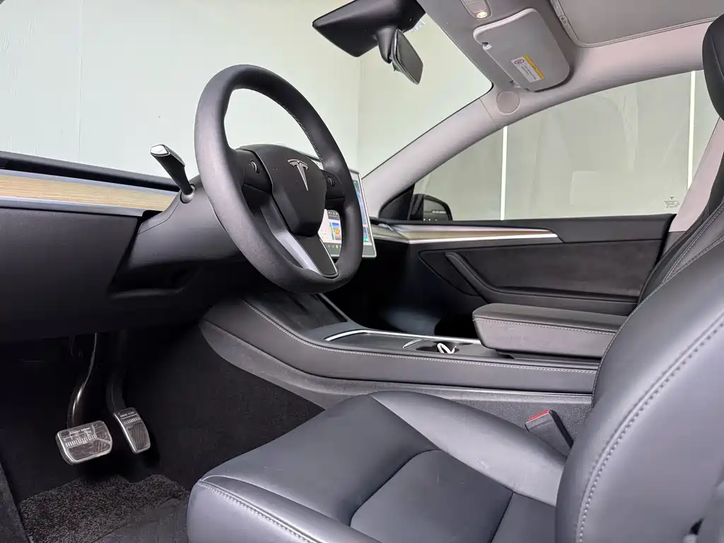 Tesla Model Y 2022 — фото 17