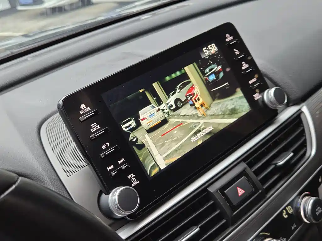 Honda Accord 2020 — фото 11