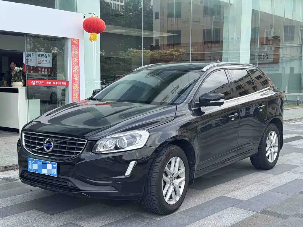 Volvo XC60 2017 — фото 1