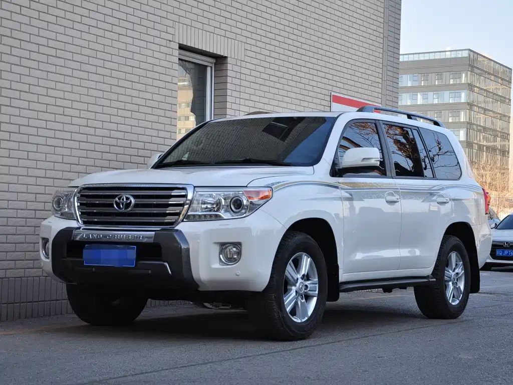 Toyota Land Cruiser 2014 — фото 1