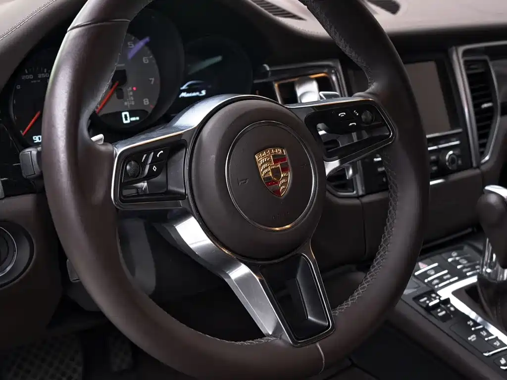 Porsche Macan 2015 — фото 11