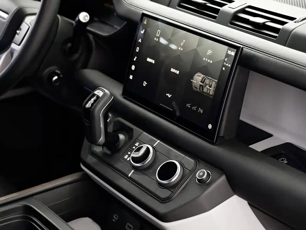 Land Rover Defender 2023 — фото 11