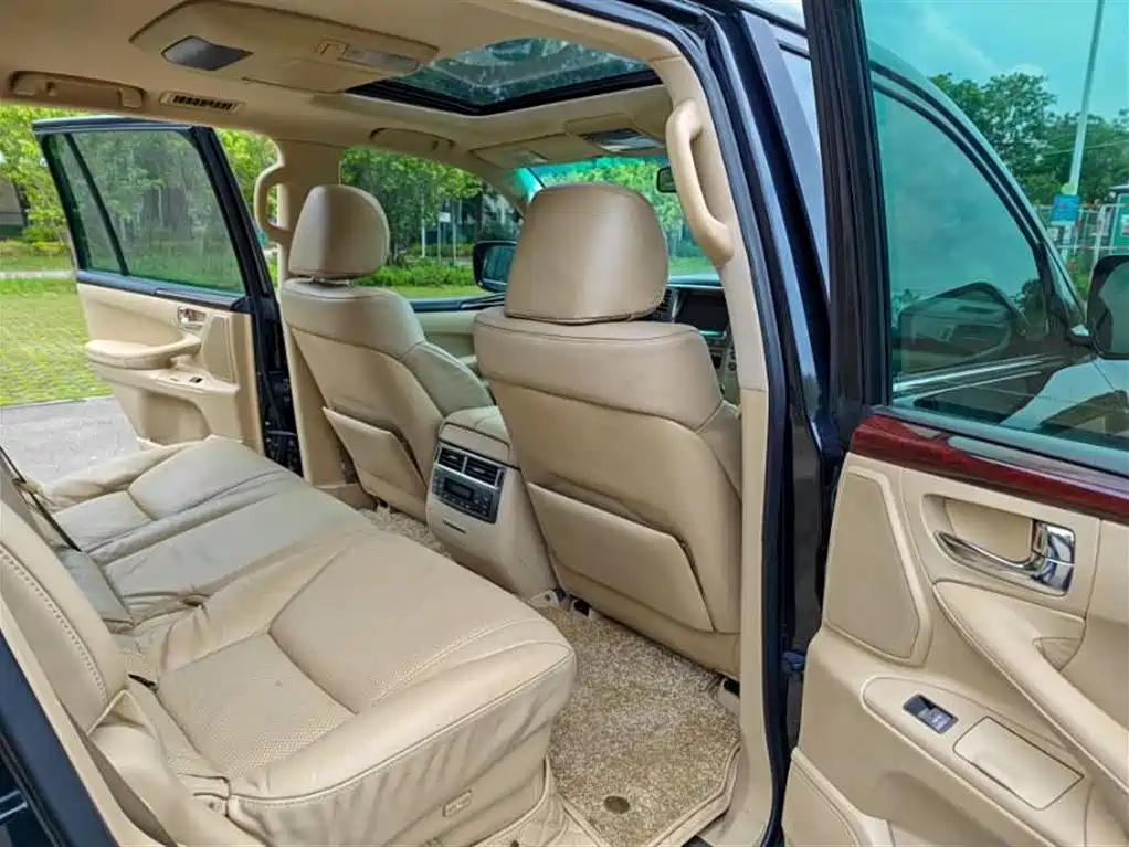 Lexus LX 2008