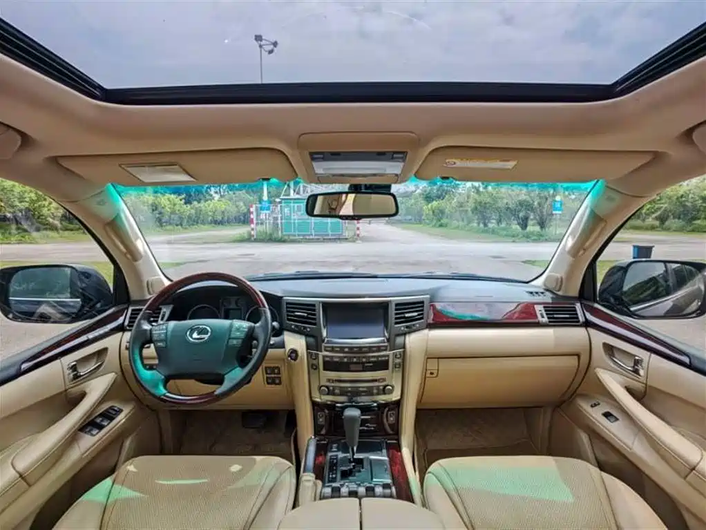 Lexus LX 2008