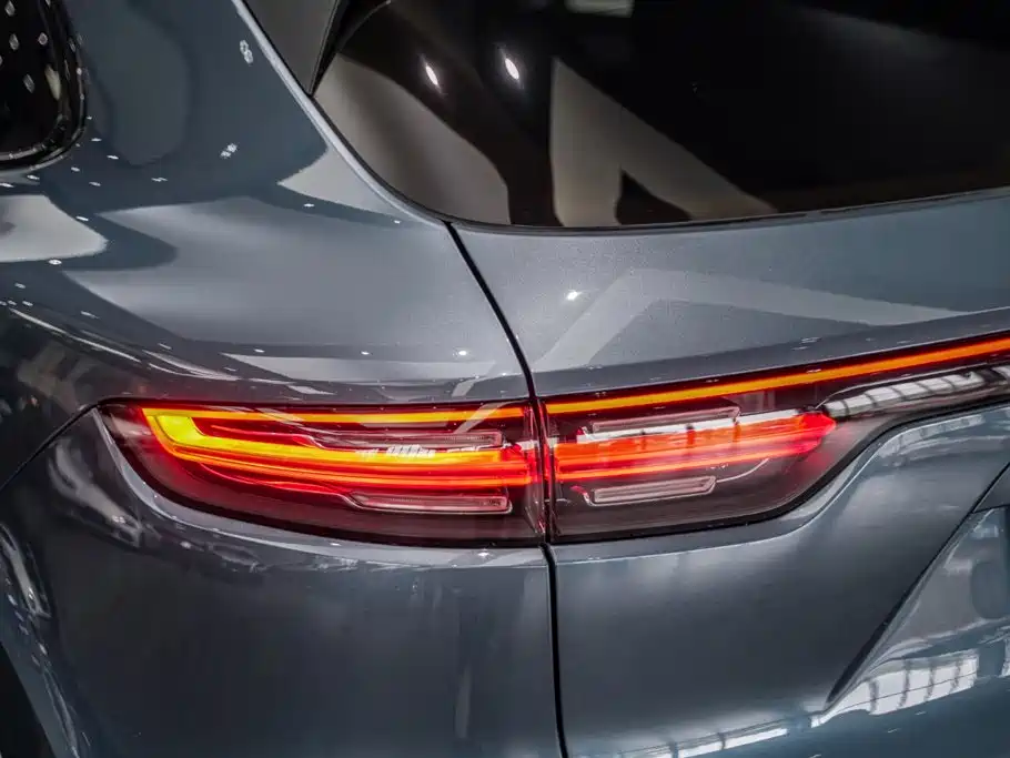 Porsche Cayenne 2018 — фото 18