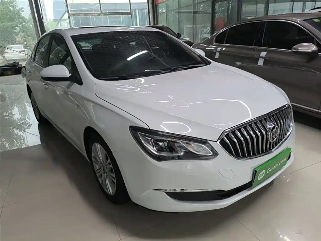 Buick Excelle 2015 — фото 4