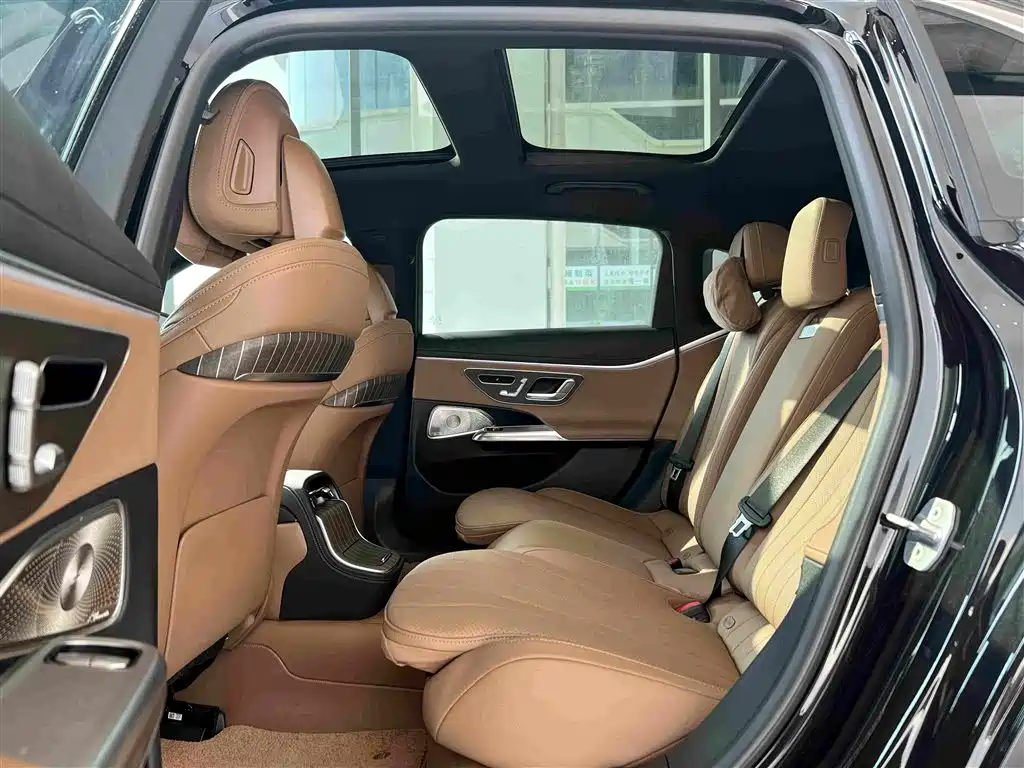 Mercedes-Benz E-Class 2025