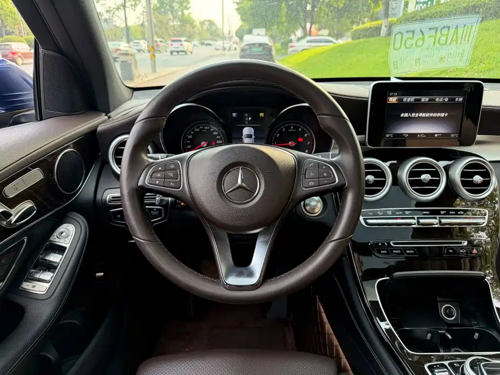 Mercedes-Benz GLC 2018 — фото 14