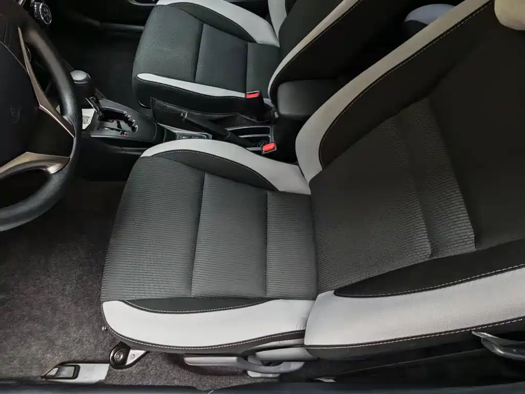 Toyota Yaris L 2022 — фото 16