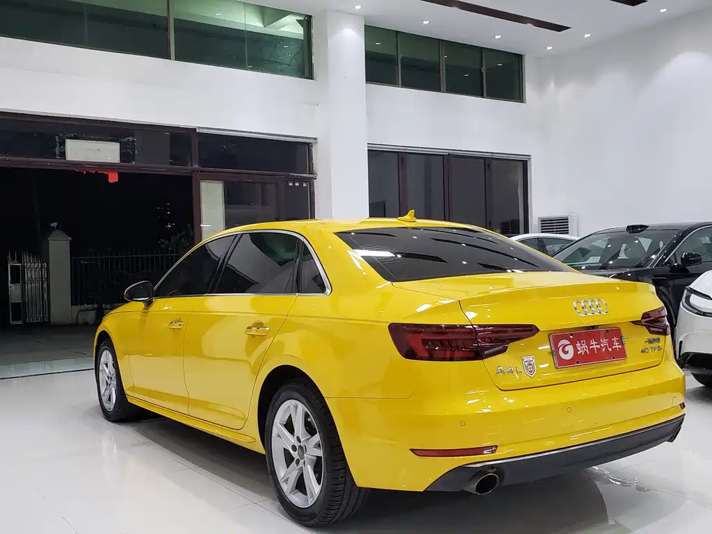 Audi A4L 2018 — фото 11