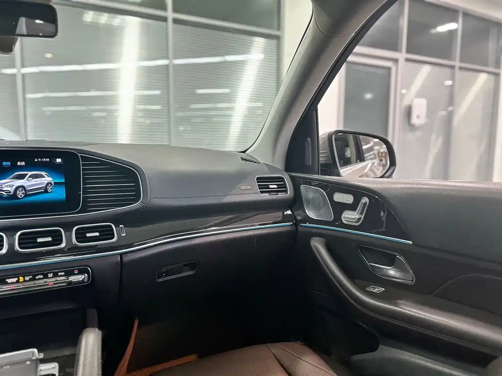 Mercedes-Benz GLE 2019 — фото 12