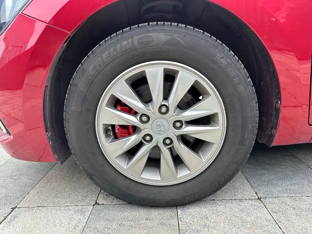 Hyundai Elantra 2020 — фото 17