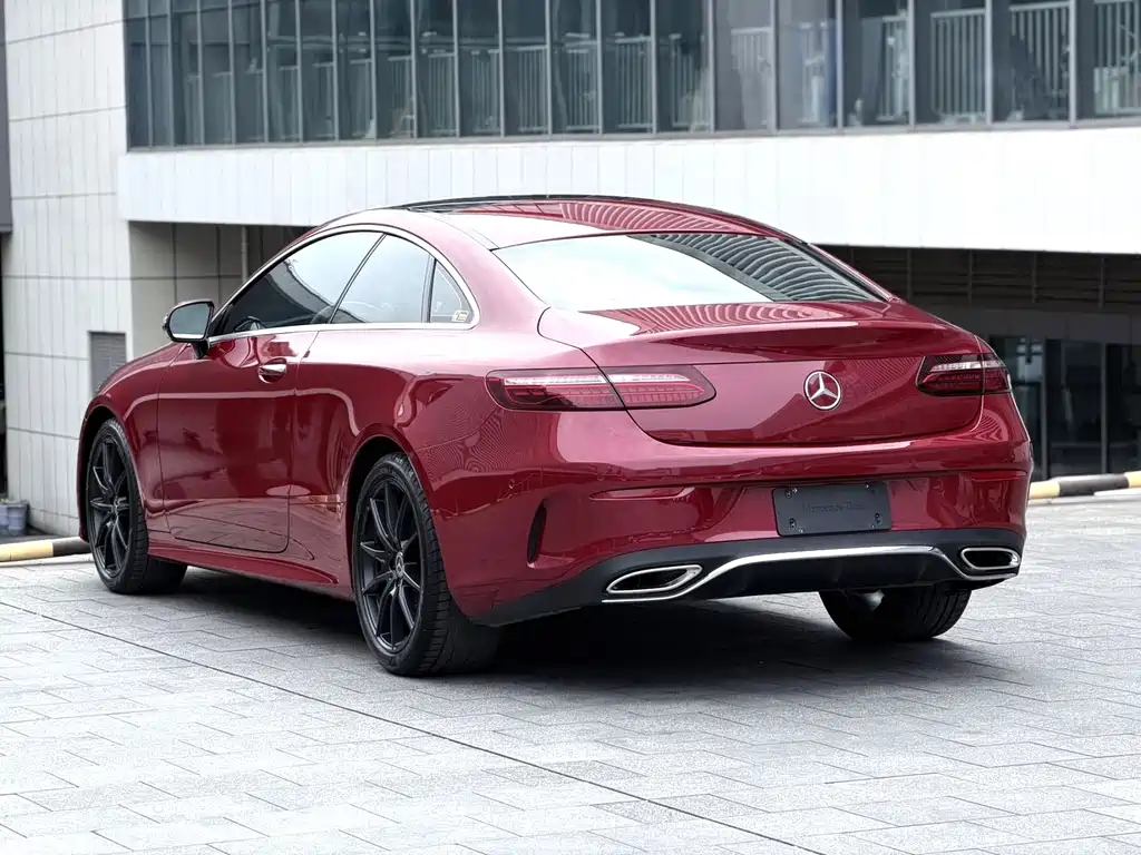 Mercedes-Benz E-Class 2022 — фото 9