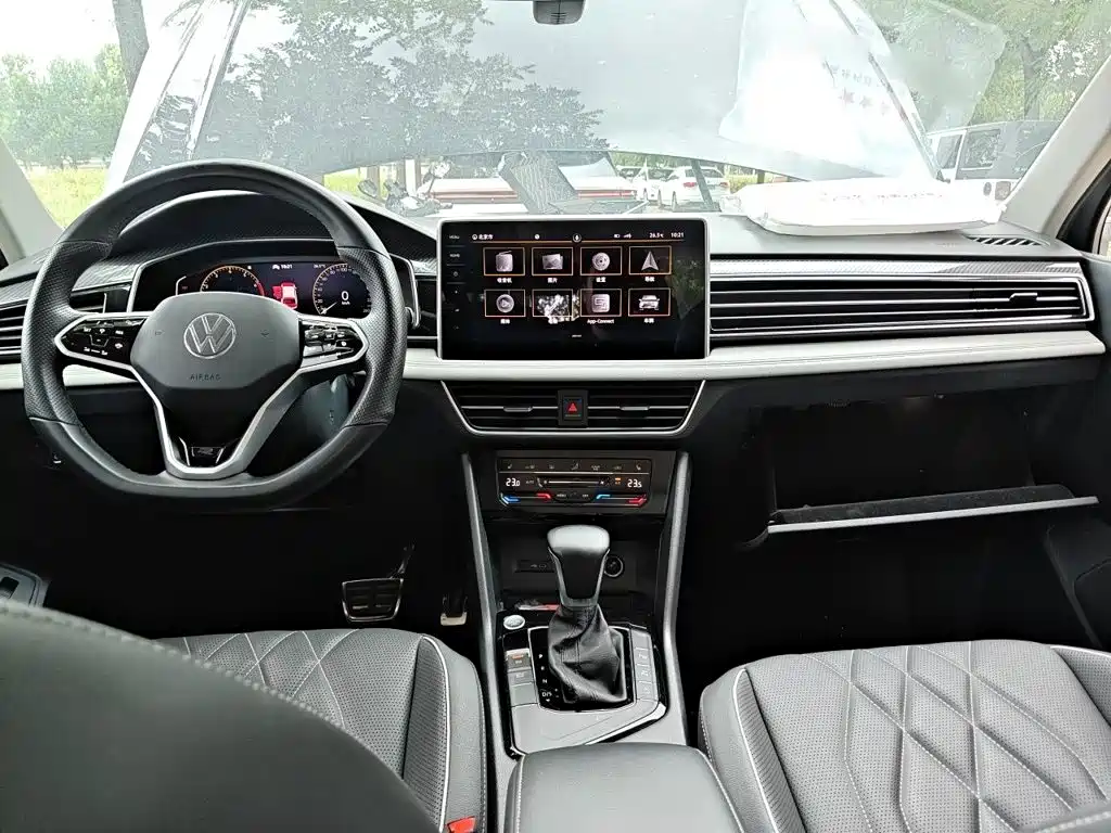 Volkswagen Tiguan L 2022 — фото 10
