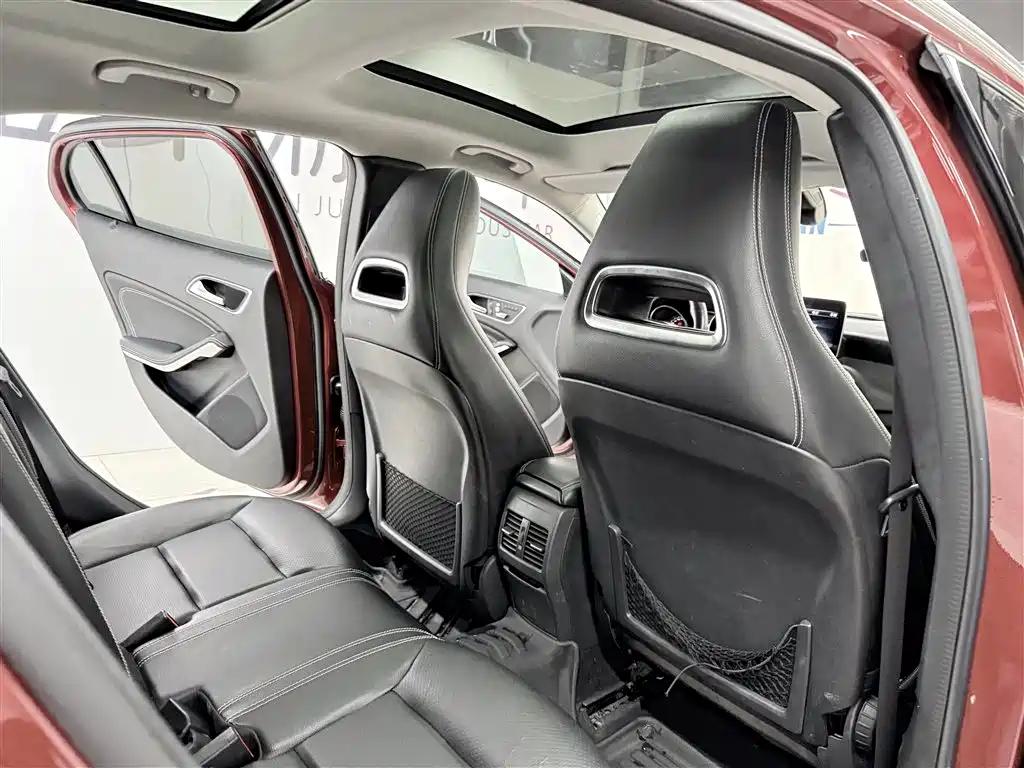 Mercedes-Benz GLA 2018 — фото 15