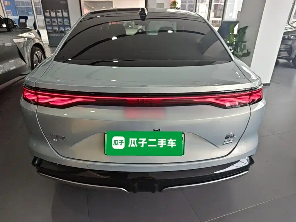 BYD Han L 2025