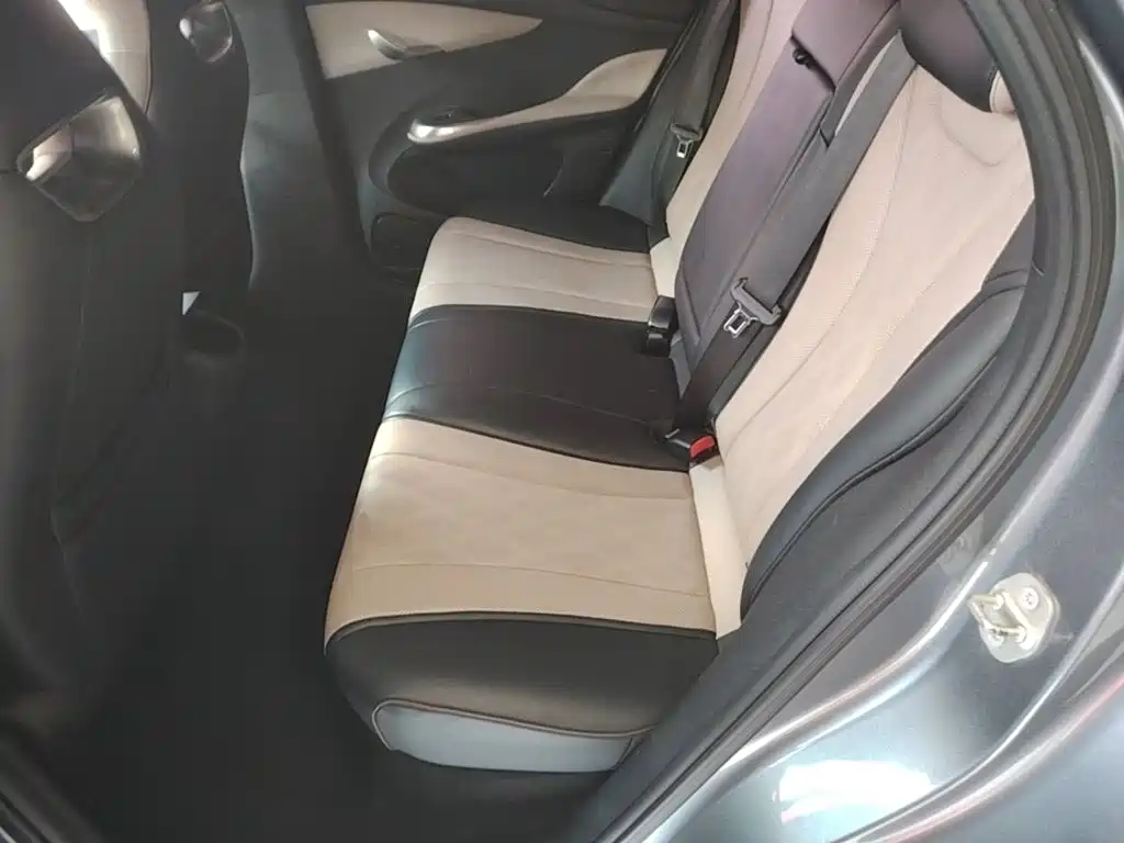 BYD Dolphin 2023 — фото 17