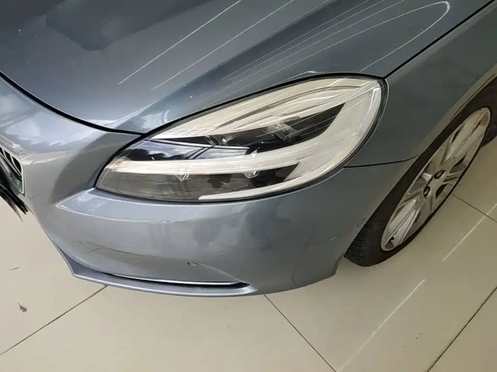 Volvo V40 2016 — фото 24